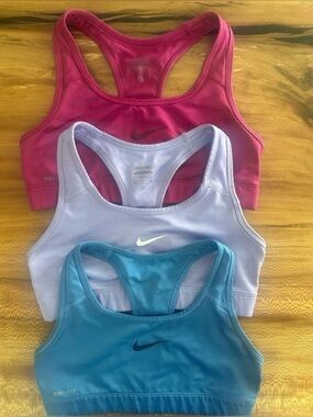 Nike Women's Dri-FIT Racerback Sports Bras
Fuschia Lavender Blue | Size: Small